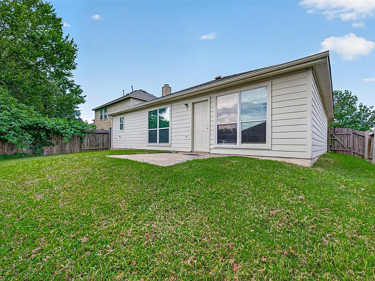 18499 Sunrise Pines Dr — Photo 35