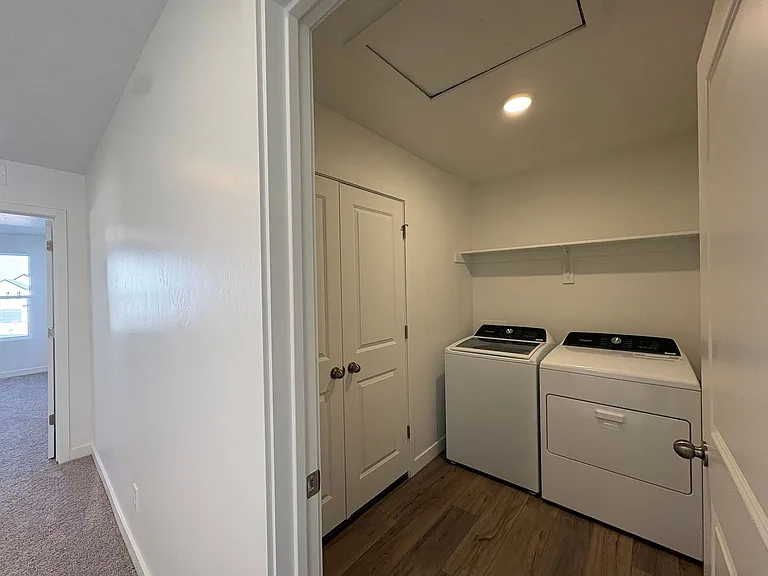 1592 N Summer Springs Cv — Photo 22