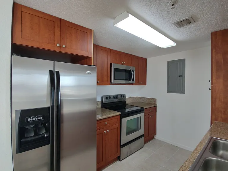 36 NW 6th Ave #803 — Photo 5