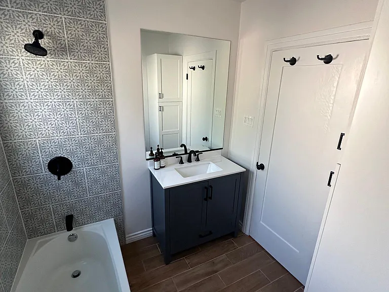 845 N Kilkea Dr — Photo 13