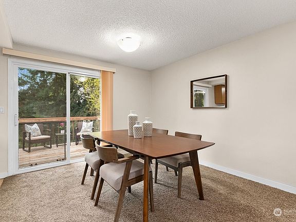 Dining Space off of Kitchen>
