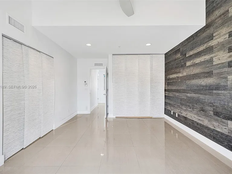 820 NE 7th St #G — Photo 43