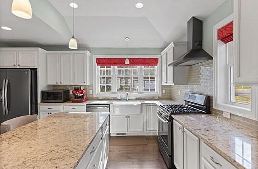 5th image of 5 Locke Hill Ln