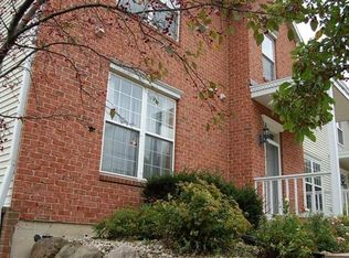 100 W Garfield St APT A, Mount Horeb, WI 53572