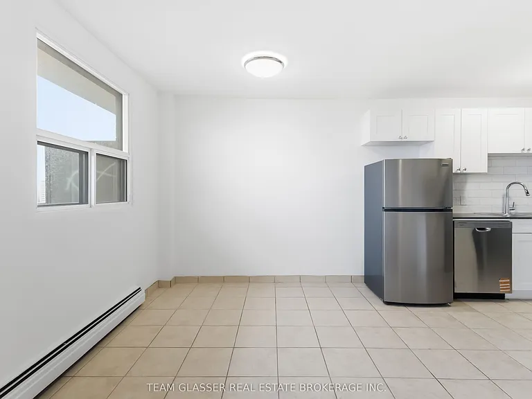 498 Queens Ave #802 — Photo 12