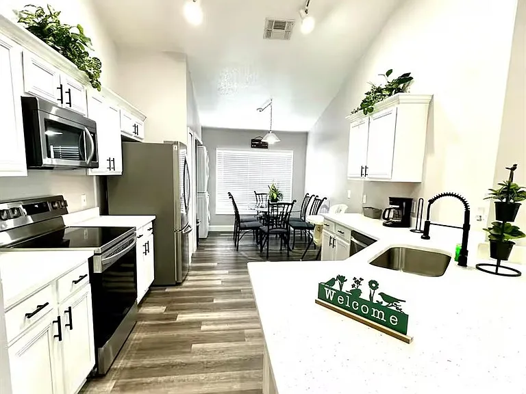 626 Eagle Pointe S — Photo 2