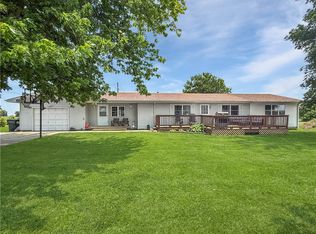 12232 N 100th St, Casey, IL 62420