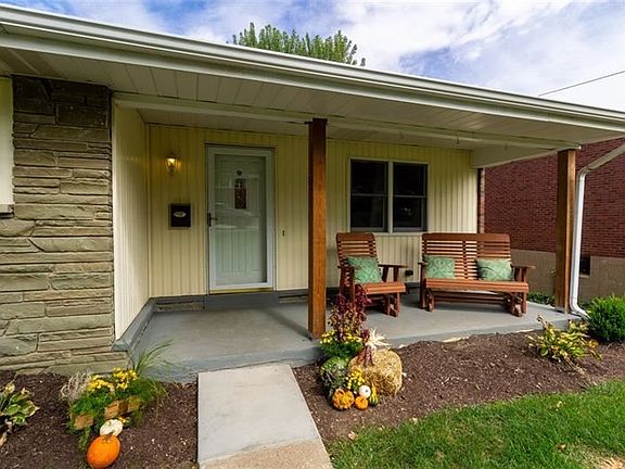 3rd image of 1256 Raven Dr