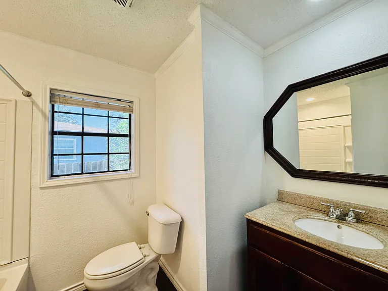 746 Lansdown Dr — Photo 27