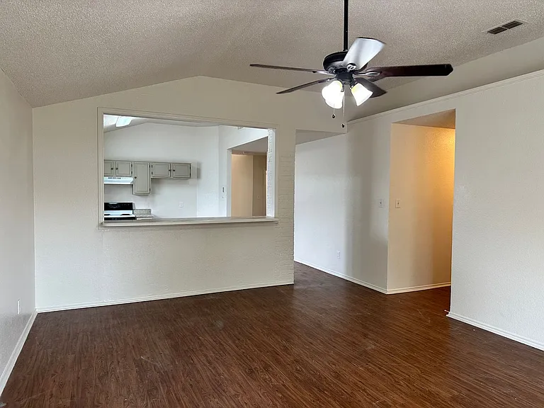 4024 Periwinkle Dr — Photo 13