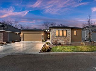 6263 N Hillsboro Pl, Boise, ID 83703