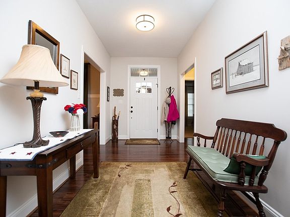 5th image of 309 Portico St