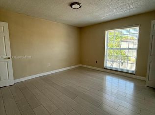 10814 N Kendall Dr #R2, Miami, FL 33176
