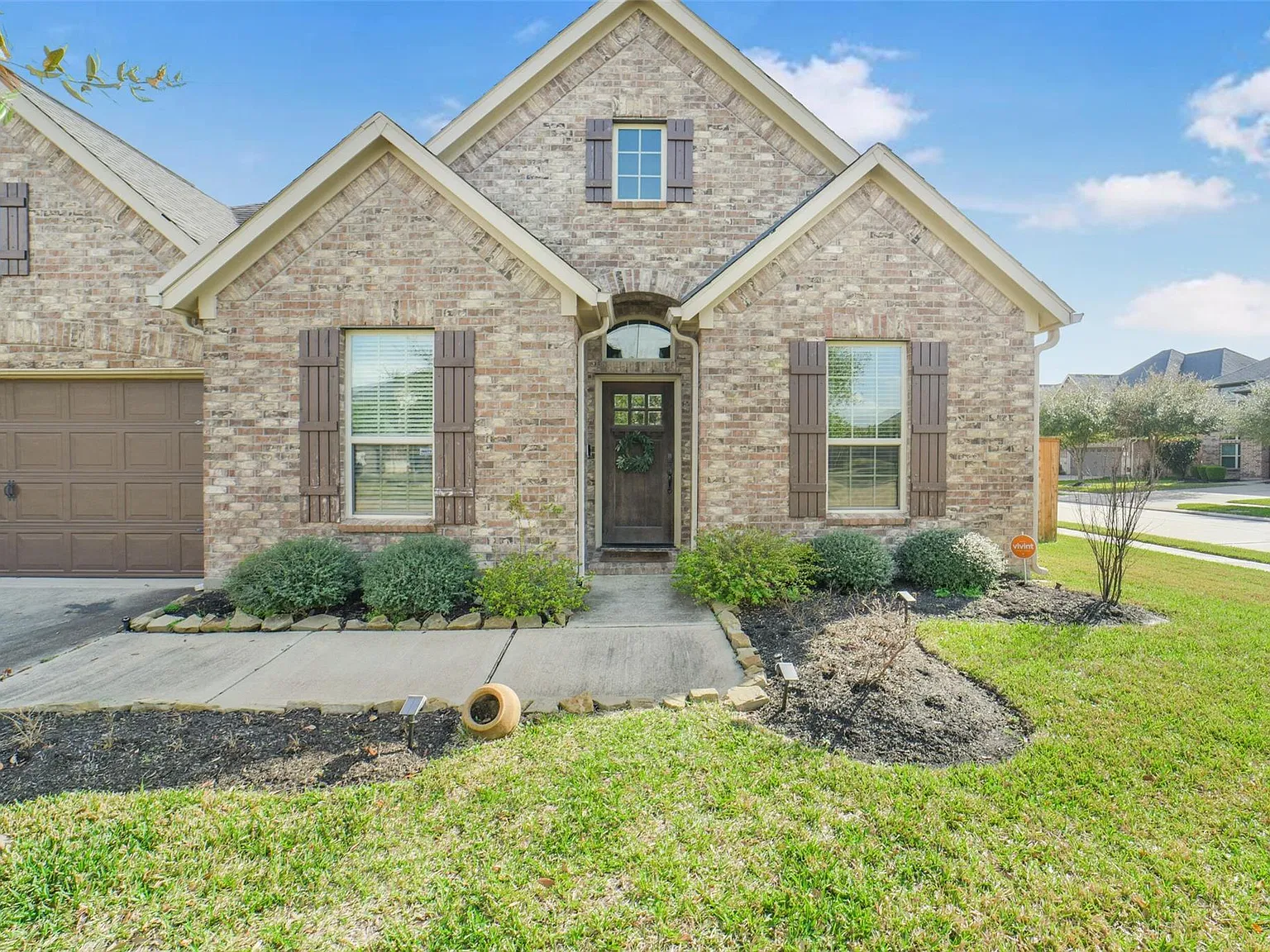4 bed, 3.5 bath, 2570 sqft, $3,500 — Photo 3