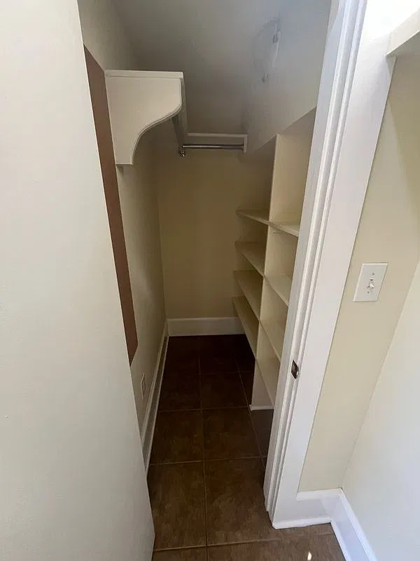 1 bed, 1.0 bath, 400 sqft, $1,200 — Photo 3