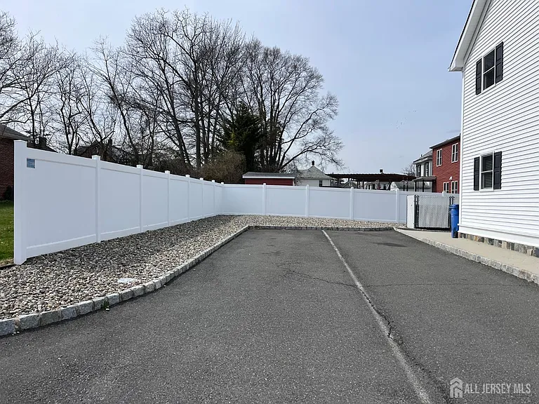 16 E Kupsch St #A — Photo 14
