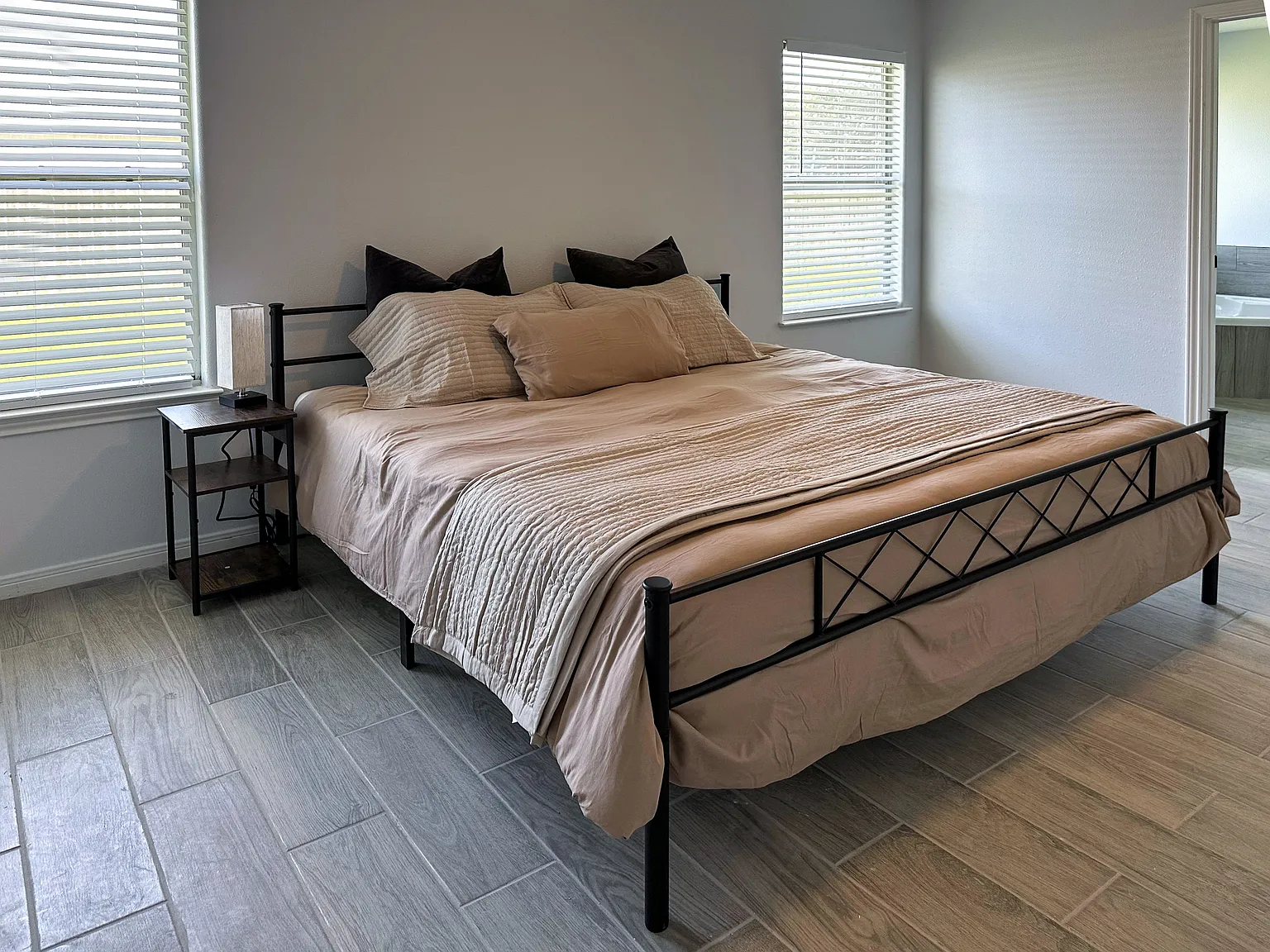 4 bed, 2.0 bath, 1550 sqft, $1,274 — Photo 4