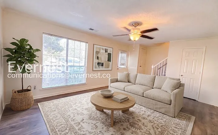 1592 King James Dr — Photo 5