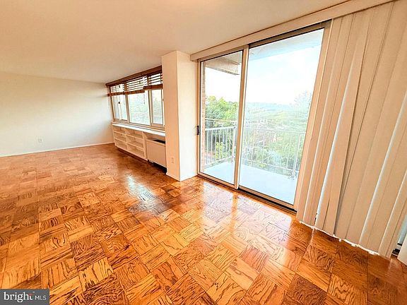 3rd image of 4520 King St APT 207
