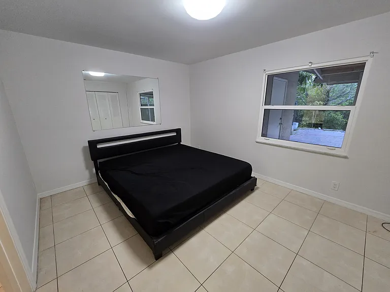 4503 NW 6th Ave — Photo 10