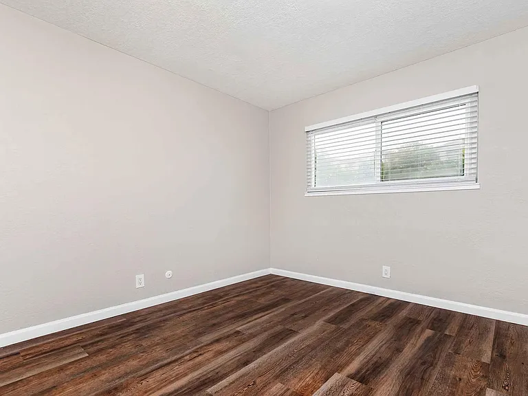 4401 Central Ave — Photo 99