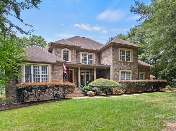 4556 Water Oak Dr, Clover, SC 29710