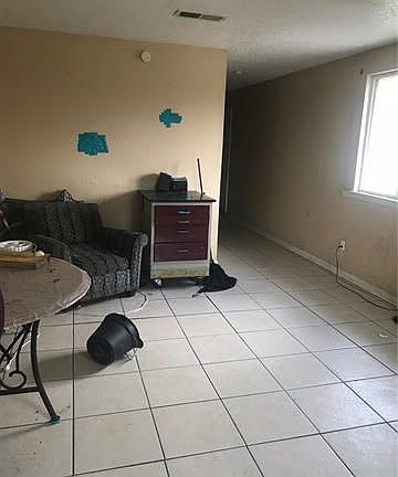3rd image of 1911 Pace Blvd