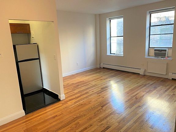 3rd image of 235 E 13th St APT 5E