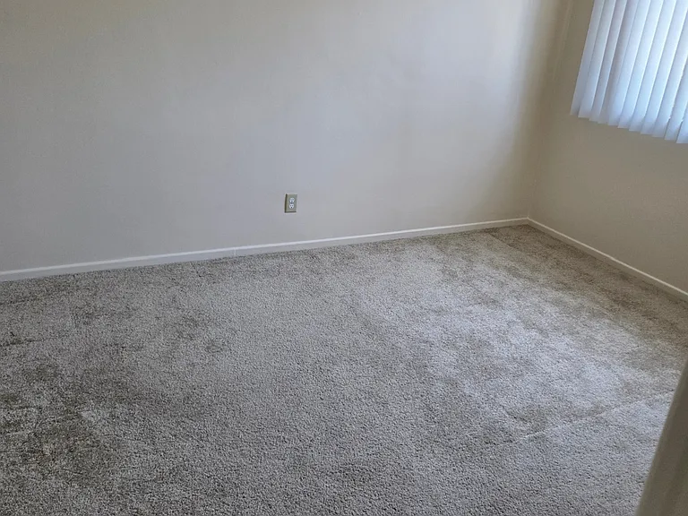 Moracambe Manor Apartments — Photo 19
