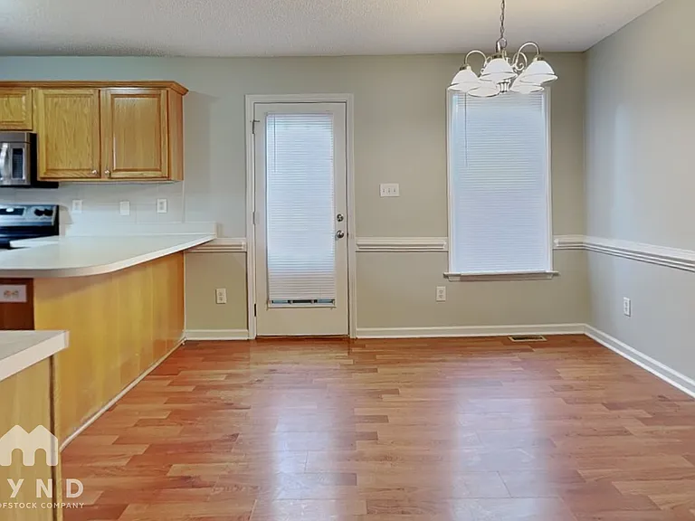 928 Shannondale Dr — Photo 6