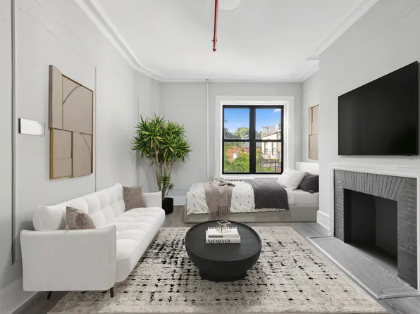 2110 5th Avenue image 1 of 7