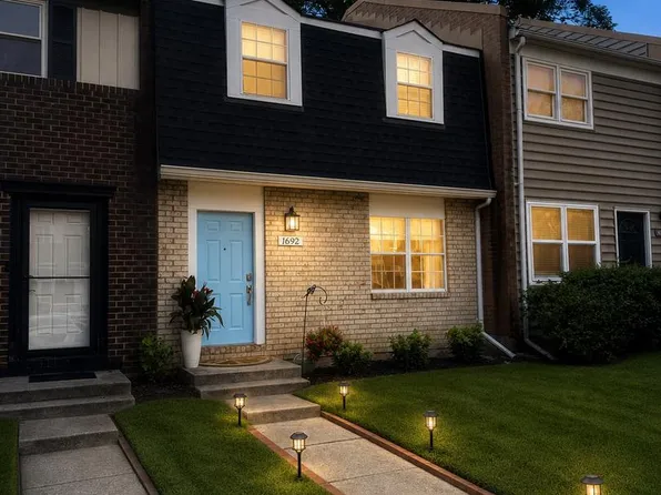 1692 Yorktown Ct, Crofton, MD 21114
