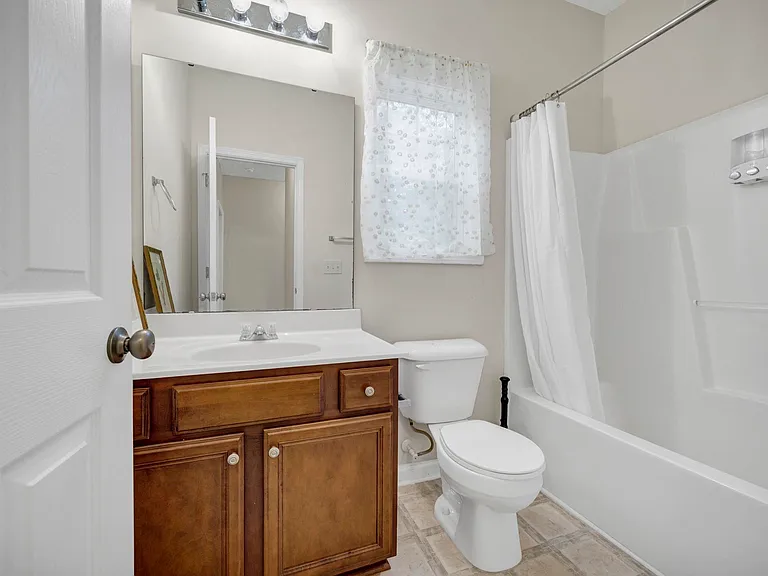 109 Cotoneaster Dr — Photo 8