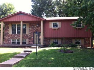 208 El Cerrito Dr, Belleville, IL 62221