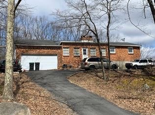 42 Holly Forest Rd, Mount Pocono, PA 18344