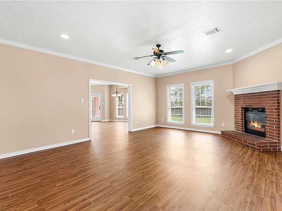 2nd image of 1104 Hopewell Ct