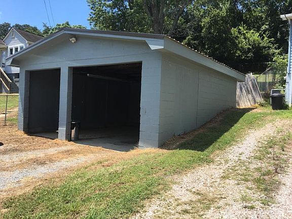 3rd image of 1119 England Dr