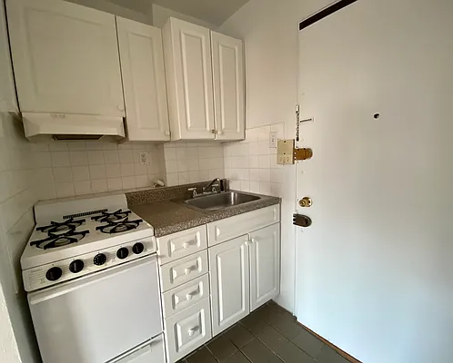 Rented by Compass | media 12