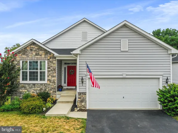 230 Shallow Creek Dr, Ranson, WV 25438