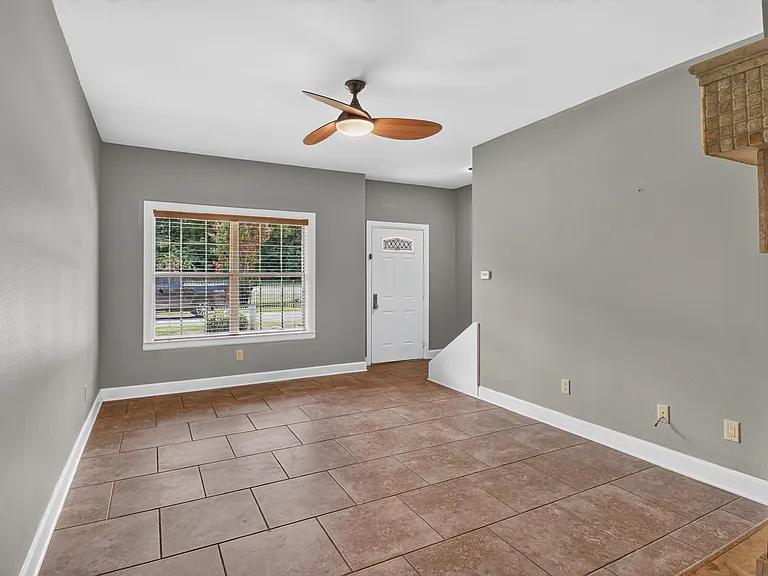 904 Solaris Pl — Photo 8