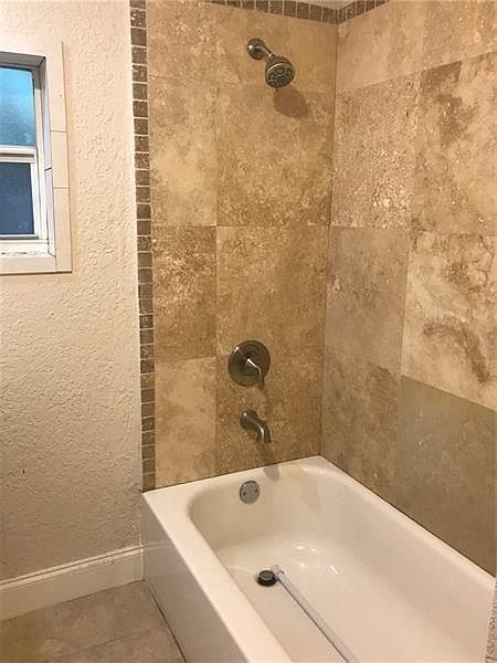 2nd image of 700 SE 14th Ct