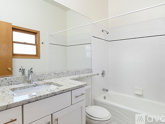 5th image of 1655 W Wrightwood Ave #3