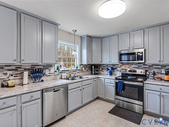 5th image of 7541 Rolling Hill Rd