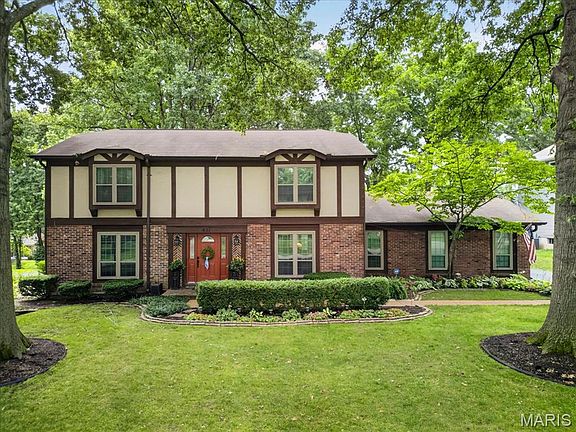 2nd image of 631 Golfview Dr