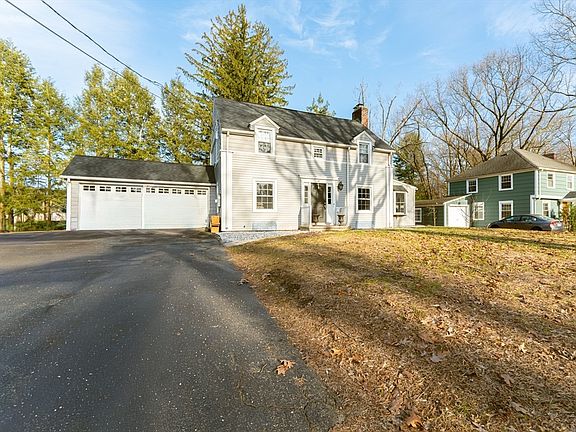 2nd image of 87 Bridle Path Rd