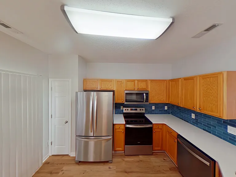 3926 Fountain Village Cir — Photo 2