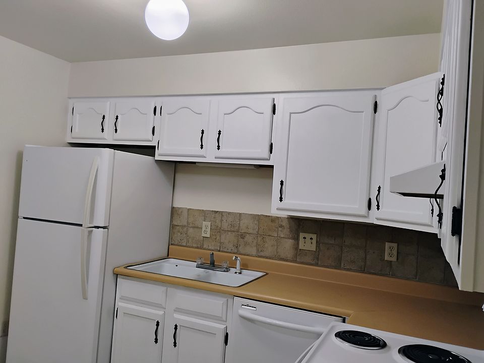 1st image of 15 S Cantril St APT D