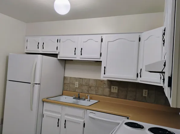 15 S Cantril St APT D, Castle Rock, CO 80104