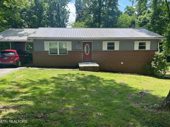 2110 Ridgecrest Dr, Maryville, TN 37803