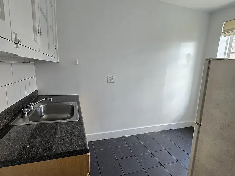 33 Bank St #27 — Photo 5